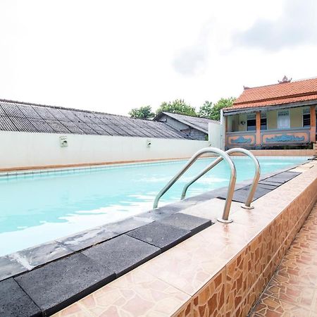 Oyo 3134 Puri Tamu Hotel Jimbaran Buitenkant foto