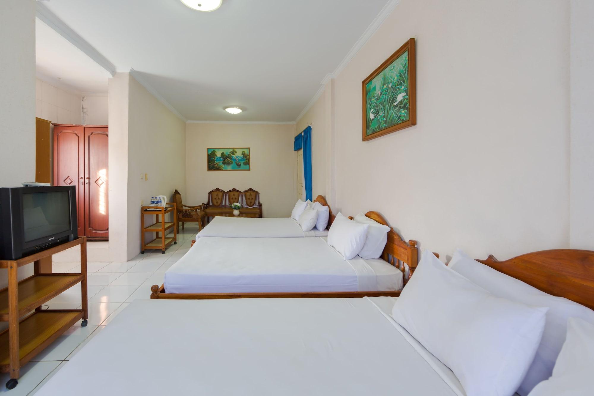 Oyo 3134 Puri Tamu Hotel Jimbaran Buitenkant foto
