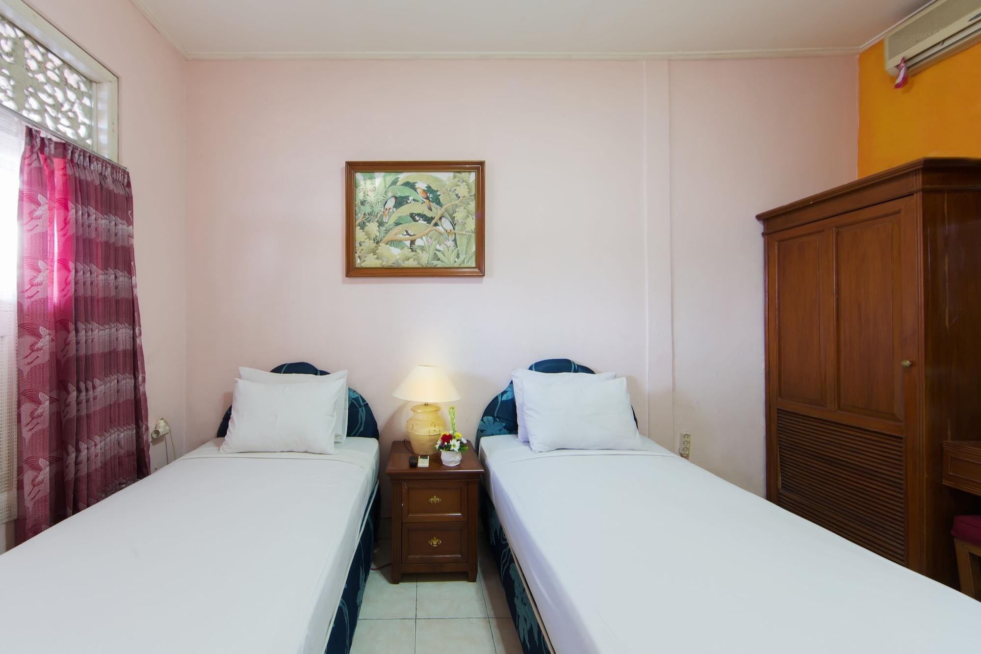 Oyo 3134 Puri Tamu Hotel Jimbaran Buitenkant foto
