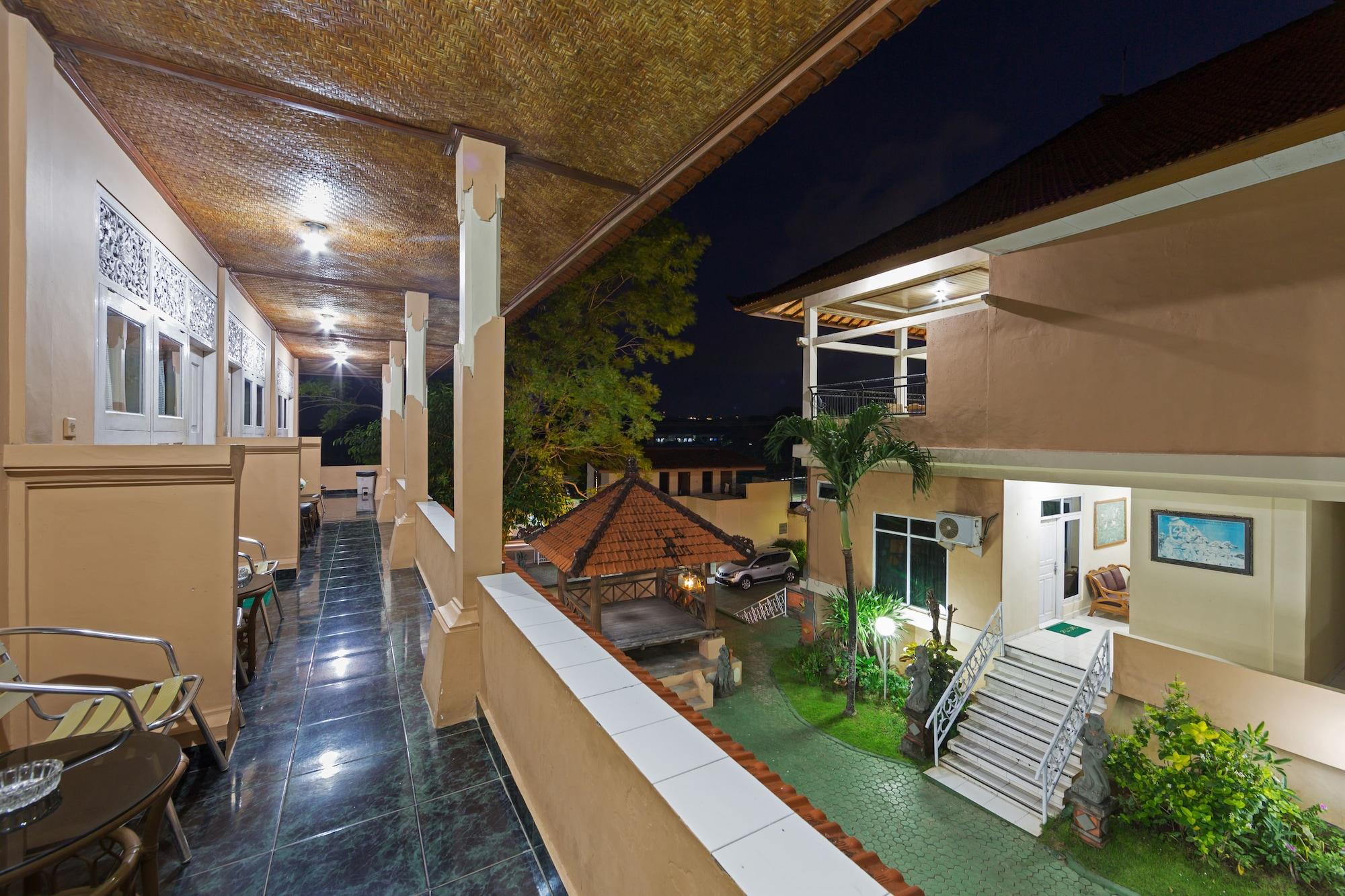 Oyo 3134 Puri Tamu Hotel Jimbaran Buitenkant foto