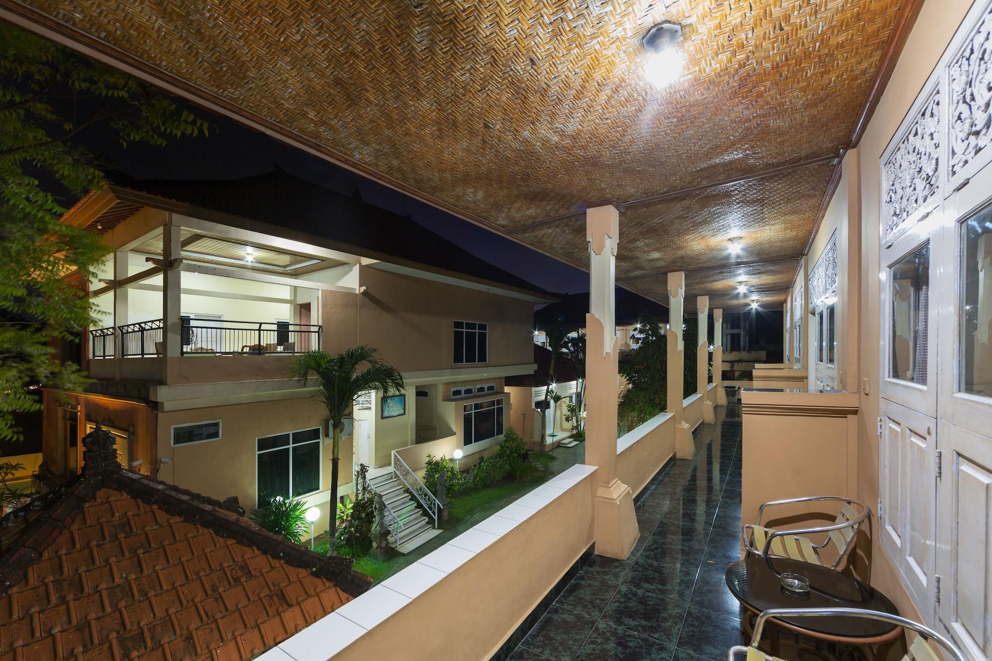 Oyo 3134 Puri Tamu Hotel Jimbaran Buitenkant foto