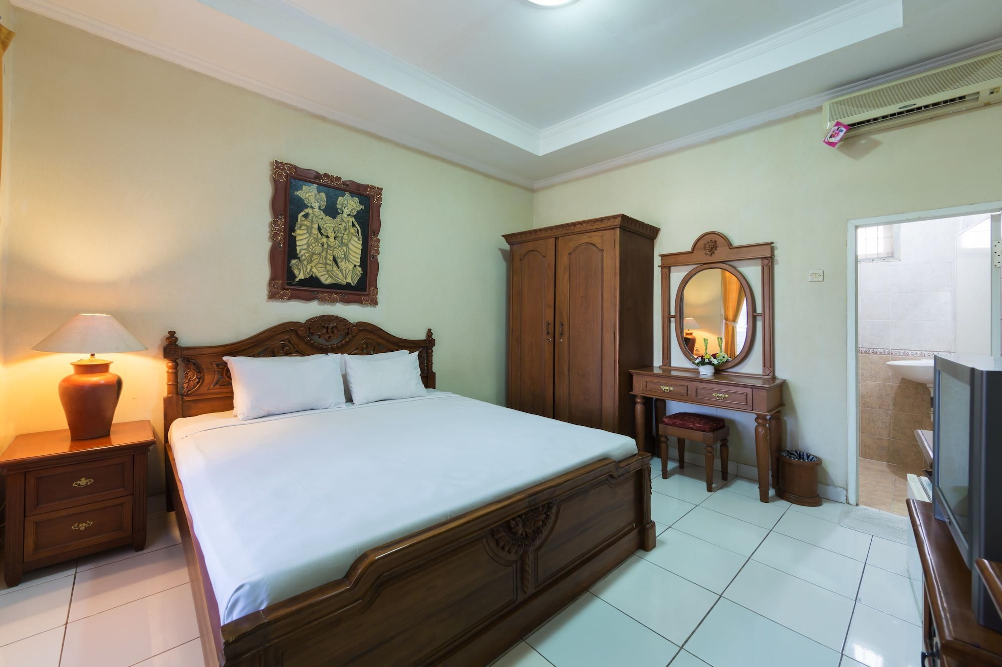 Oyo 3134 Puri Tamu Hotel Jimbaran Buitenkant foto