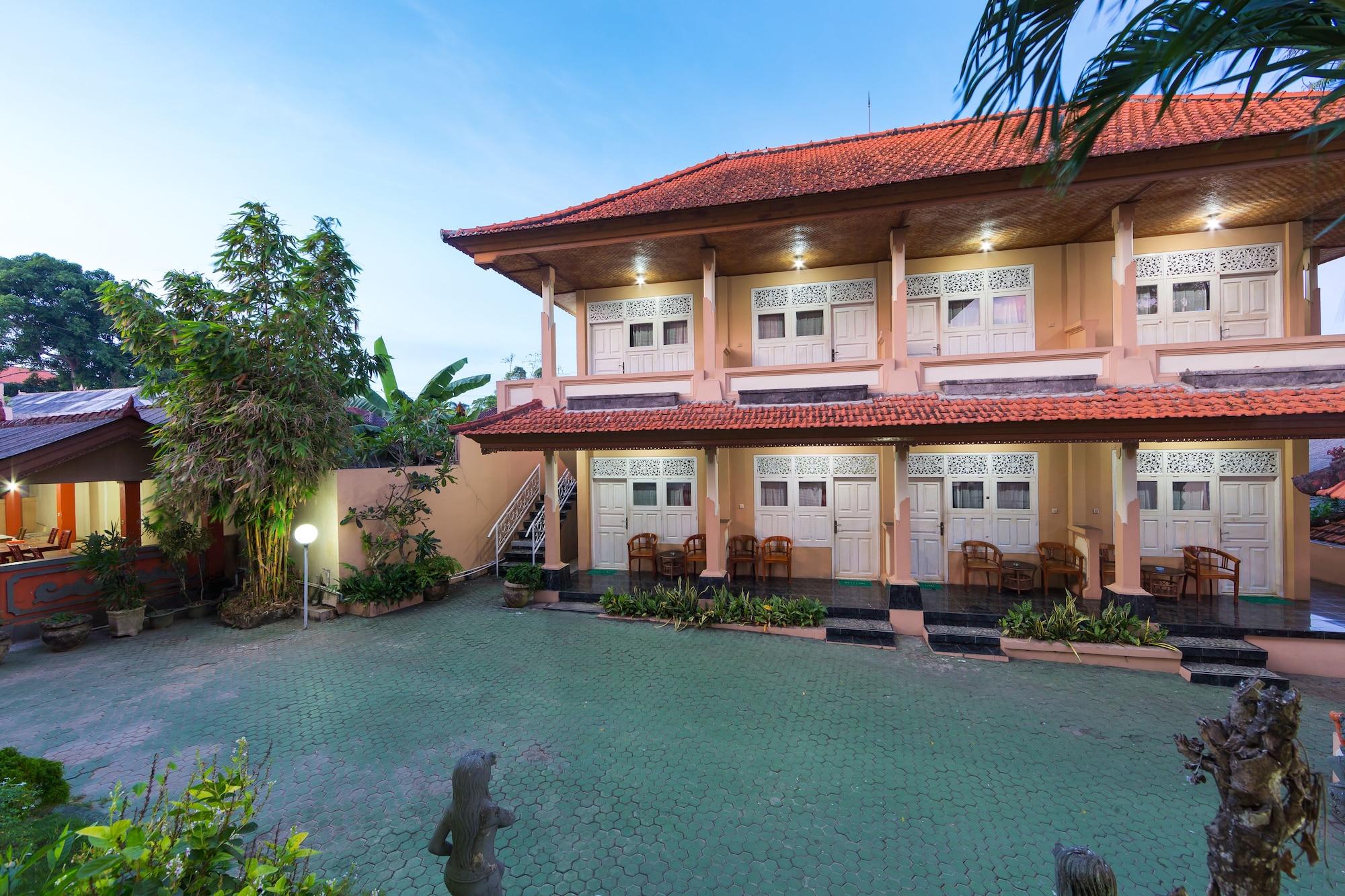 Oyo 3134 Puri Tamu Hotel Jimbaran Buitenkant foto