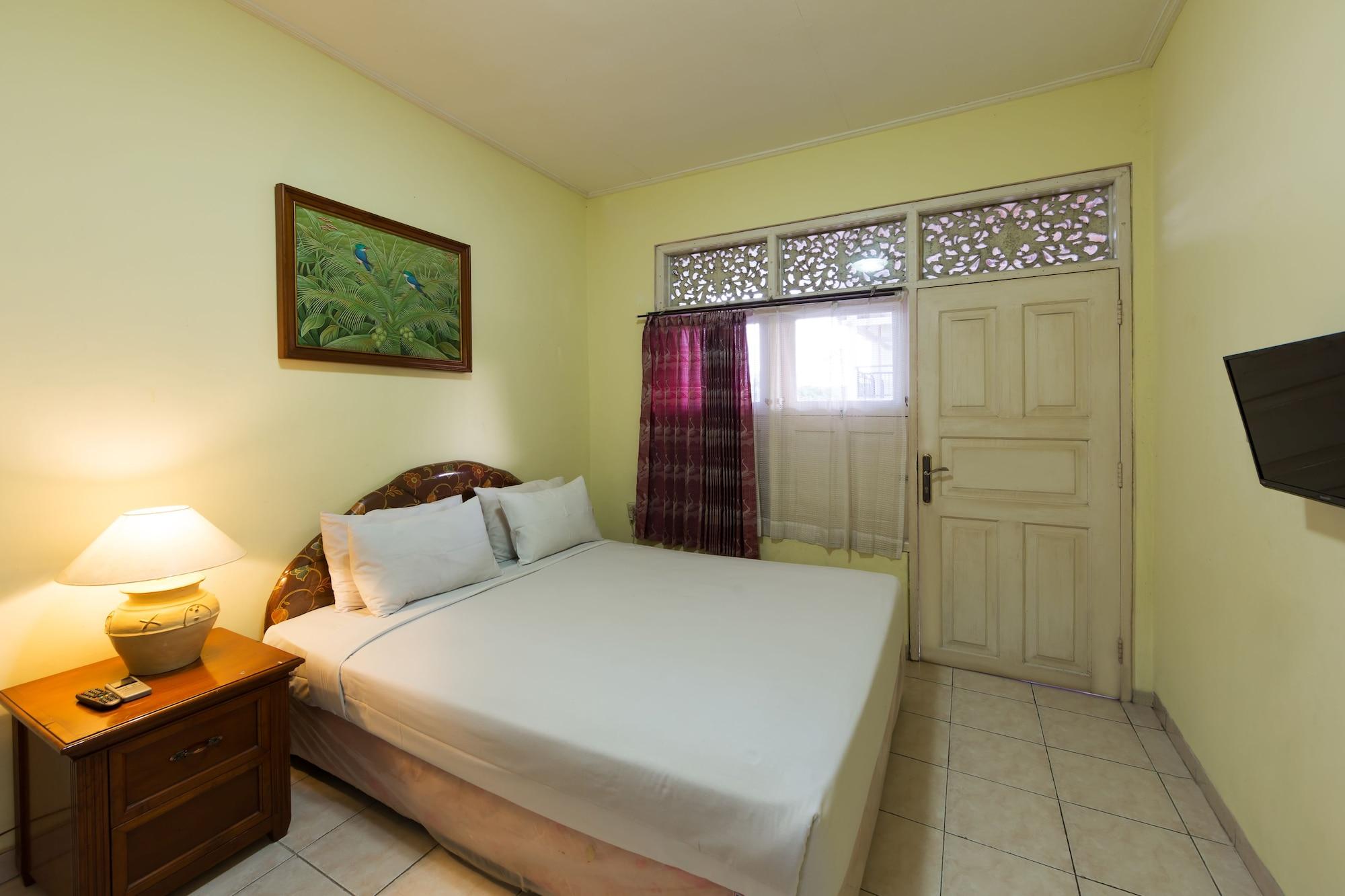 Oyo 3134 Puri Tamu Hotel Jimbaran Buitenkant foto