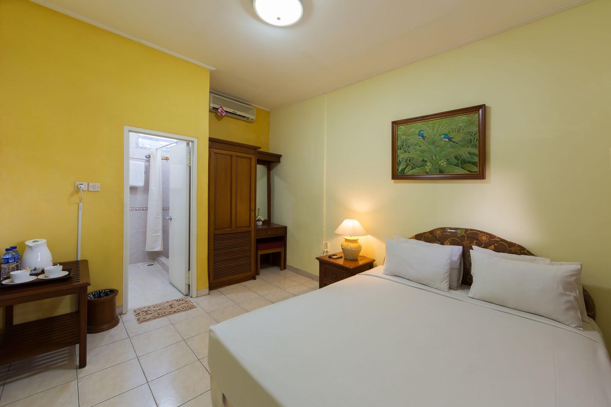 Oyo 3134 Puri Tamu Hotel Jimbaran Buitenkant foto