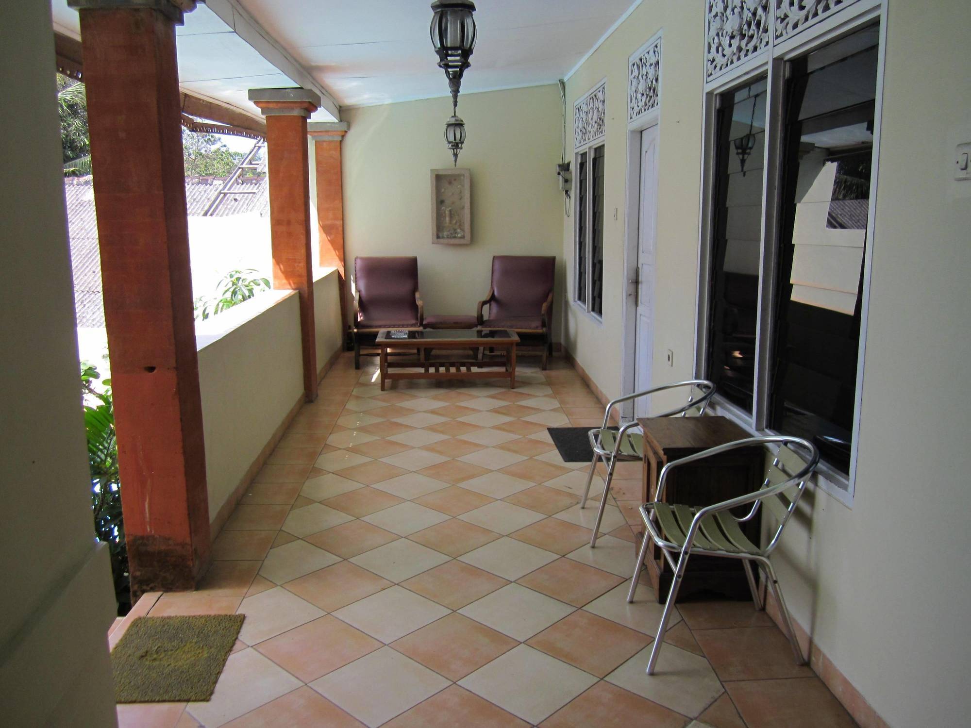 Oyo 3134 Puri Tamu Hotel Jimbaran Buitenkant foto