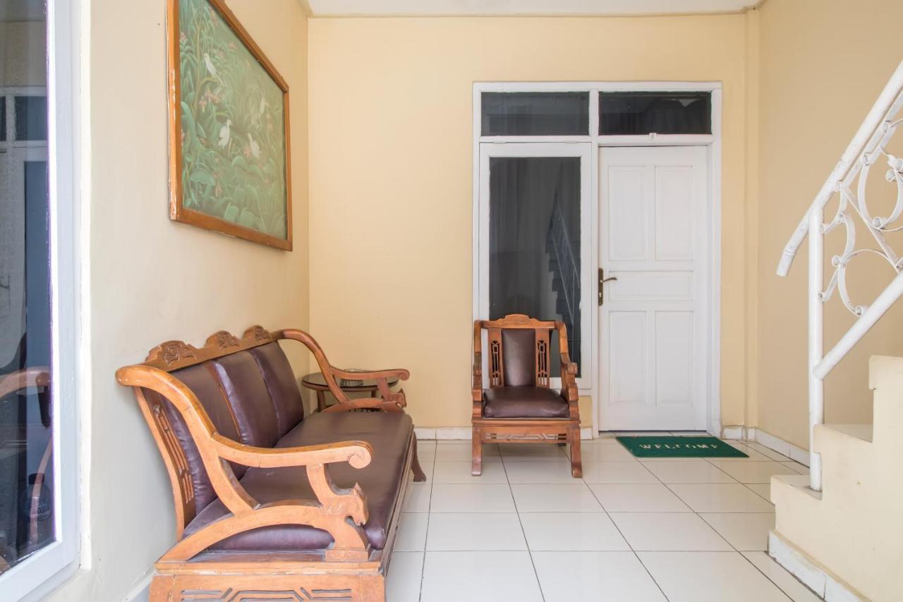 Oyo 3134 Puri Tamu Hotel Jimbaran Buitenkant foto