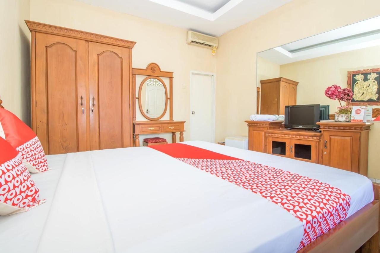 Oyo 3134 Puri Tamu Hotel Jimbaran Buitenkant foto