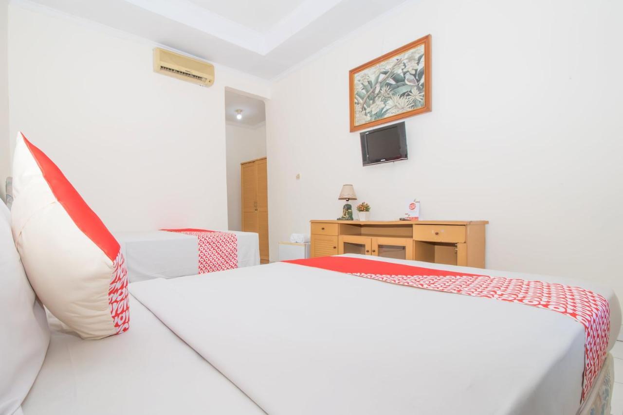 Oyo 3134 Puri Tamu Hotel Jimbaran Buitenkant foto