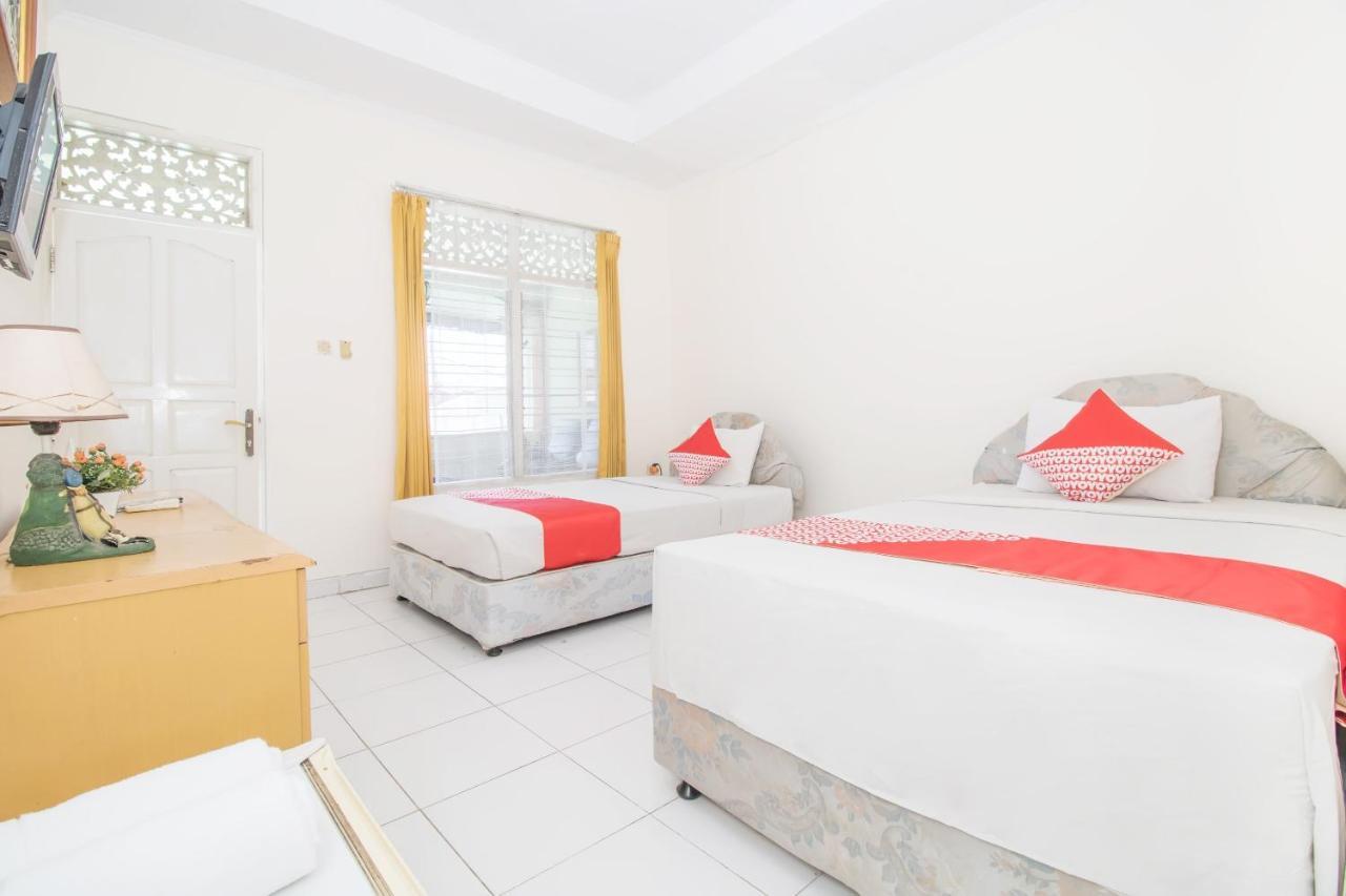 Oyo 3134 Puri Tamu Hotel Jimbaran Buitenkant foto