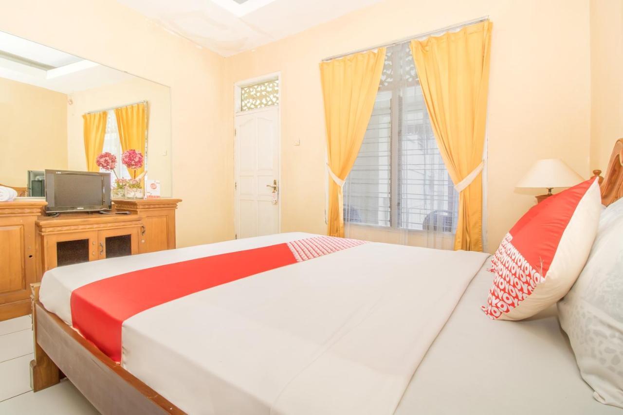 Oyo 3134 Puri Tamu Hotel Jimbaran Buitenkant foto